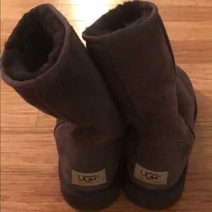 UGG Classic Short Brown Boot. Sz W10